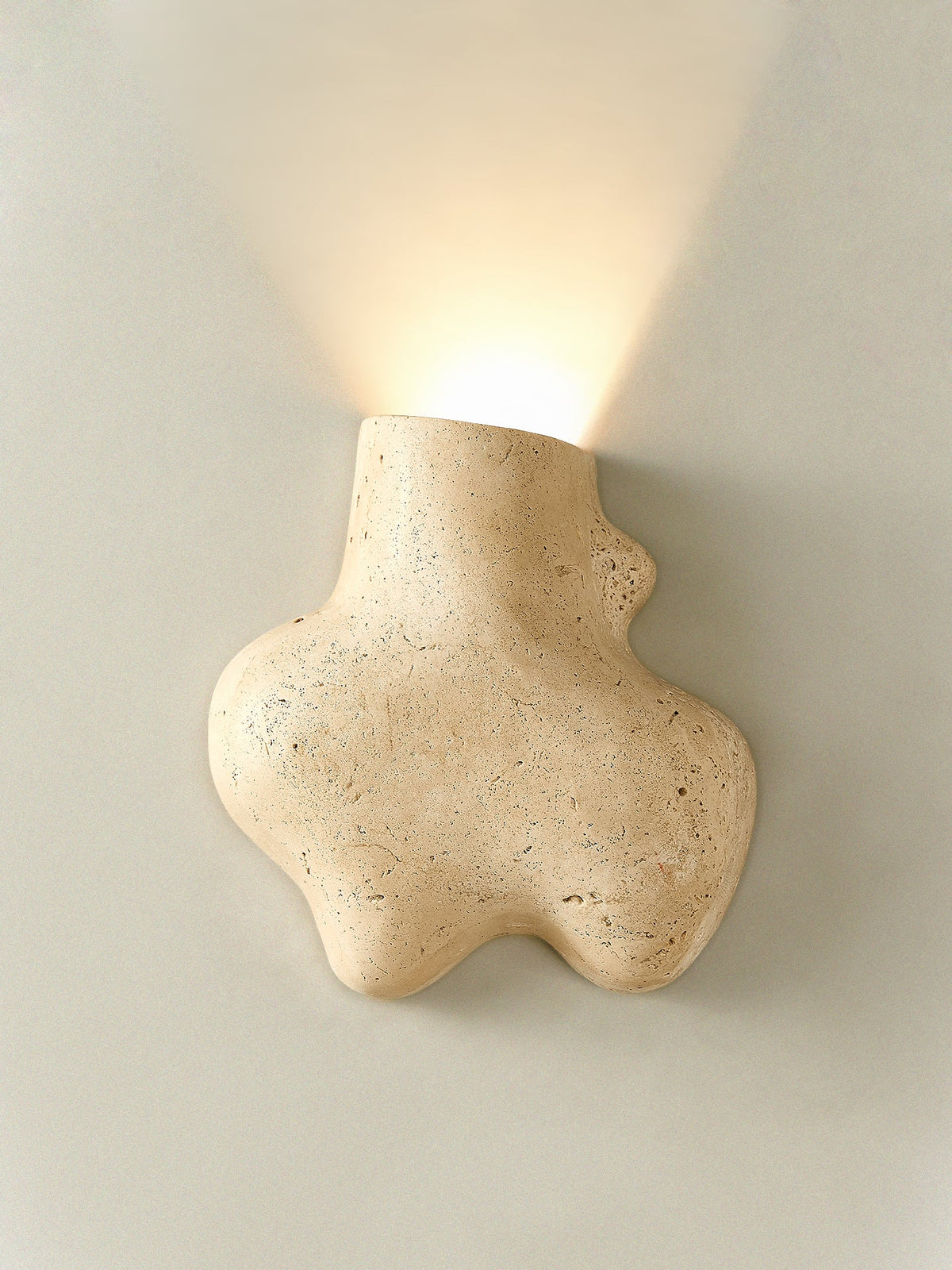 Whitlow Travertine Abstract Wandleuchte