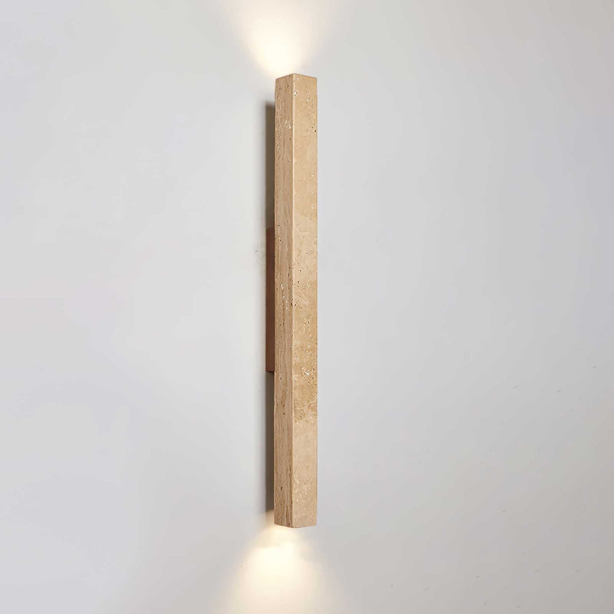 Noriira Minimalistische Wandleuchte aus Travertin
