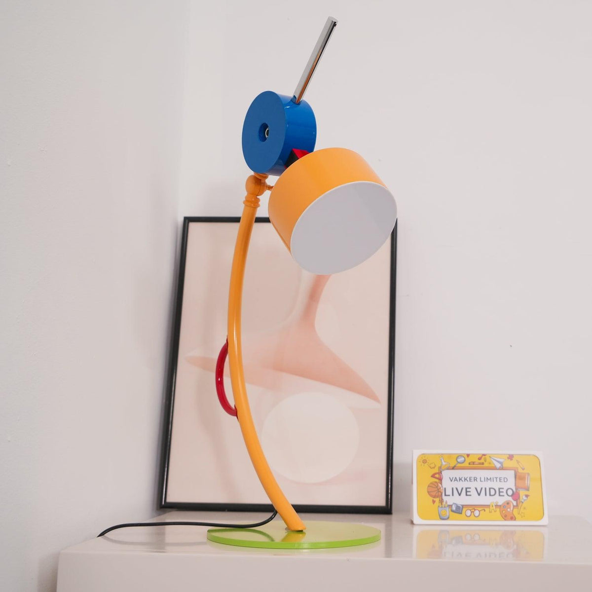Niraneria Acryl-Kunst-Tischleuchte
