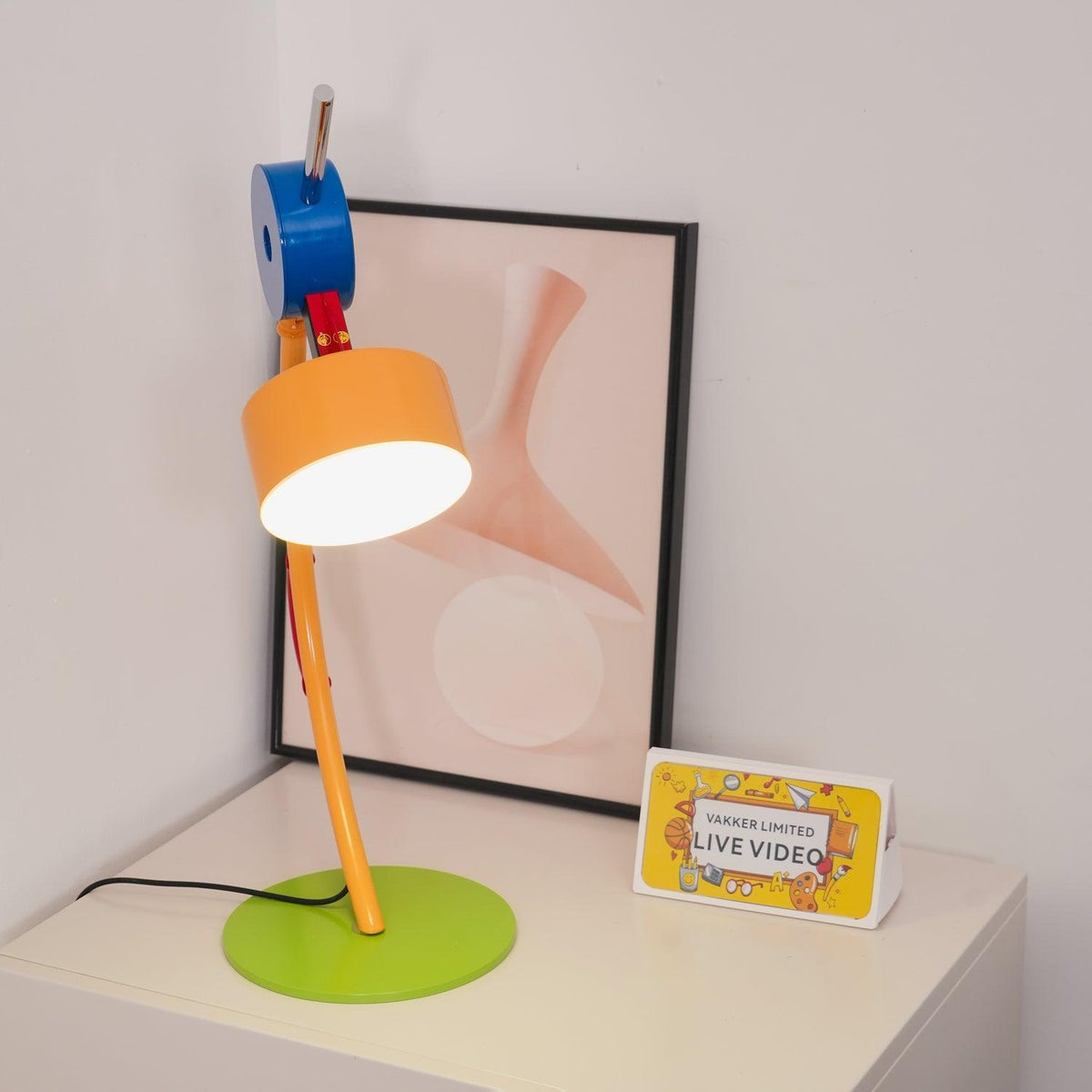 Niraneria Acryl-Kunst-Tischleuchte