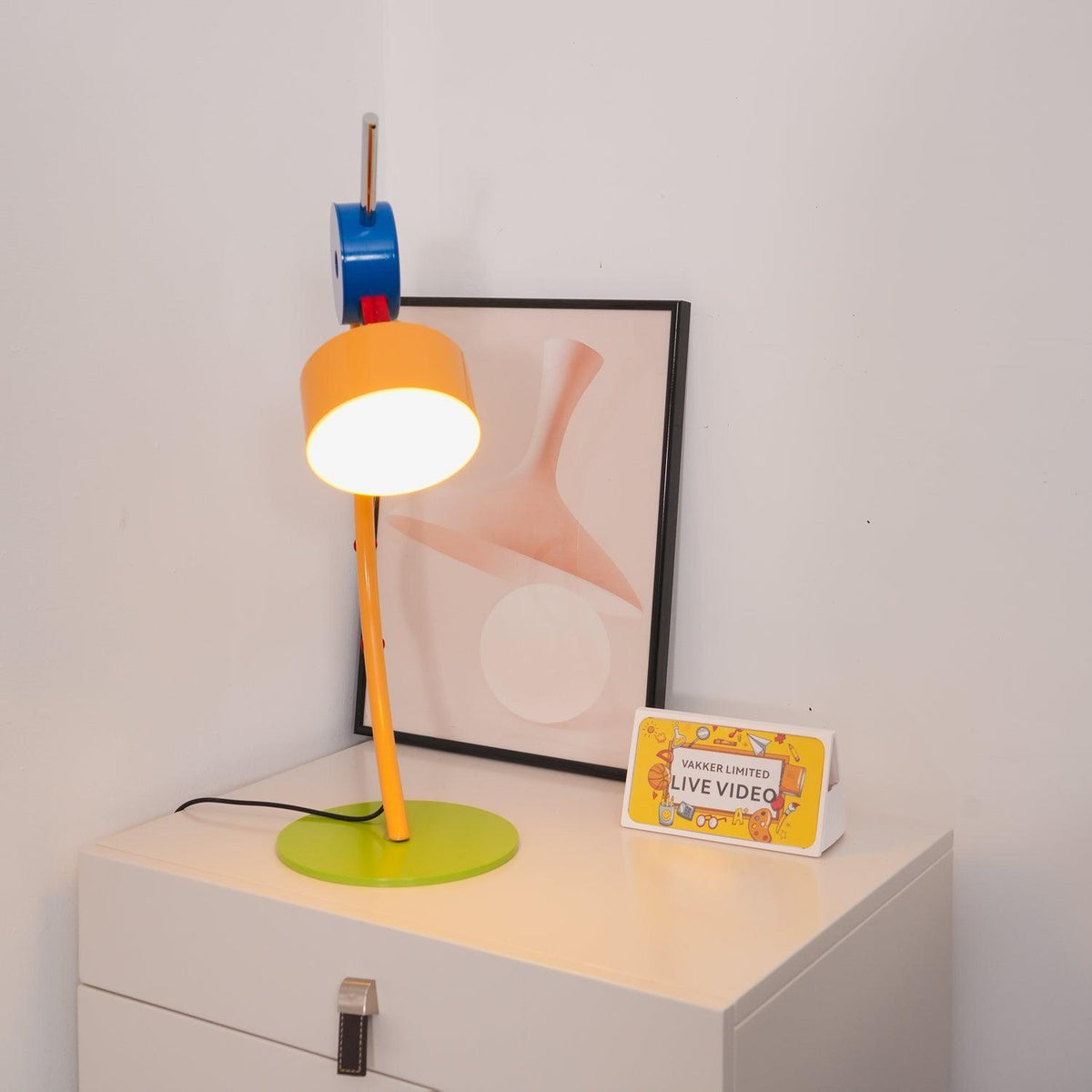 Niraneria Acryl-Kunst-Tischleuchte