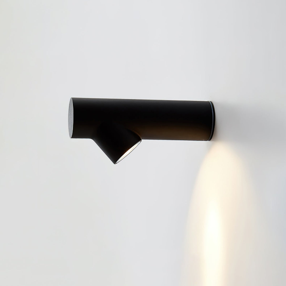 Pipeline zeitgenössische minimalistische Röhren-Wandleuchte