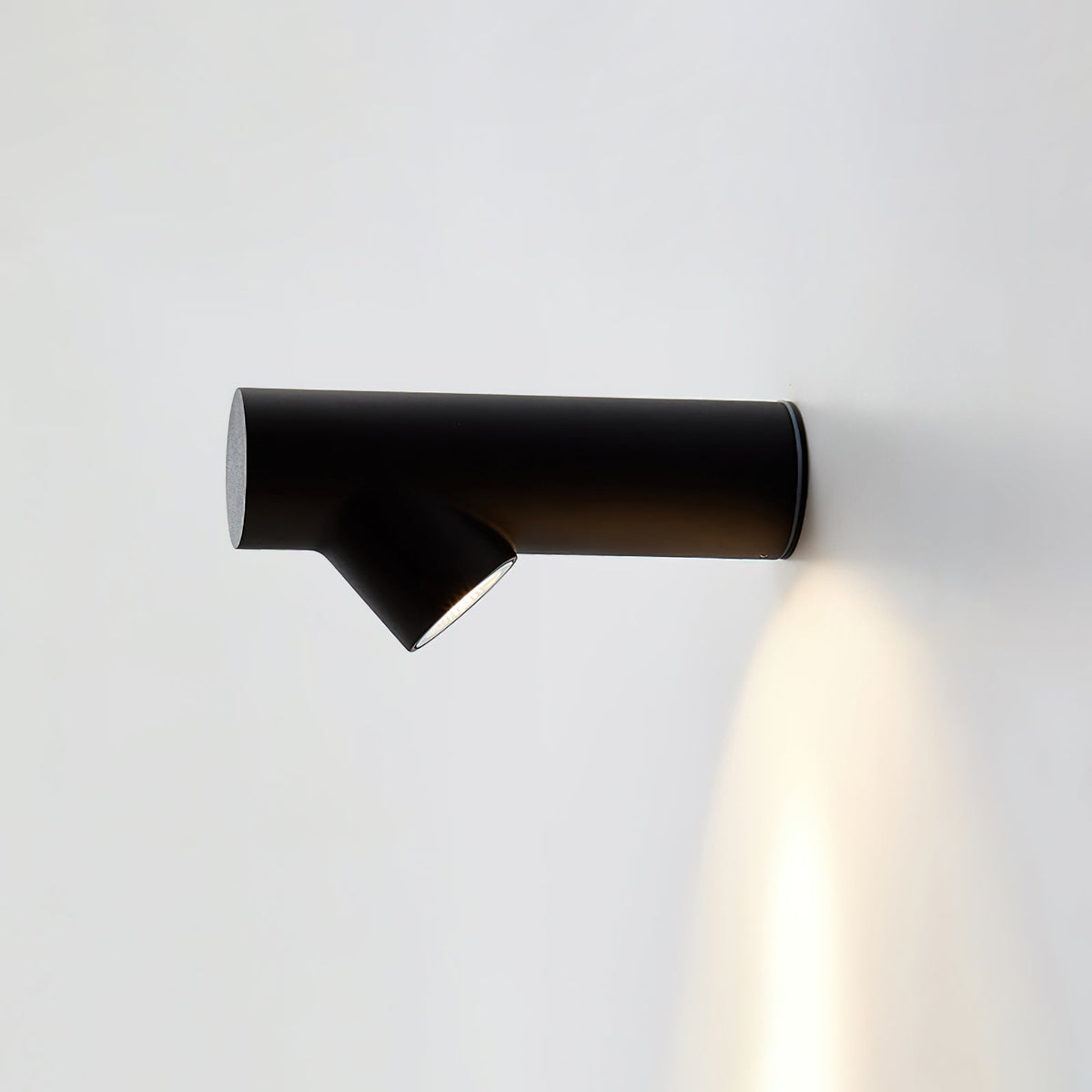 Pipeline zeitgenössische minimalistische Röhren-Wandleuchte