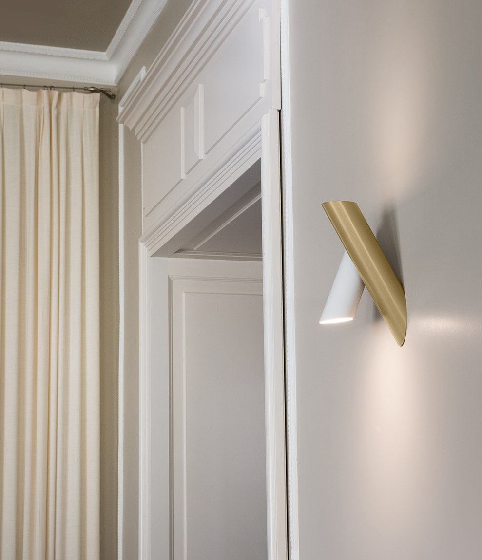 Perylis zeitgenössische minimalistische Wandleuchte mit Tuben
