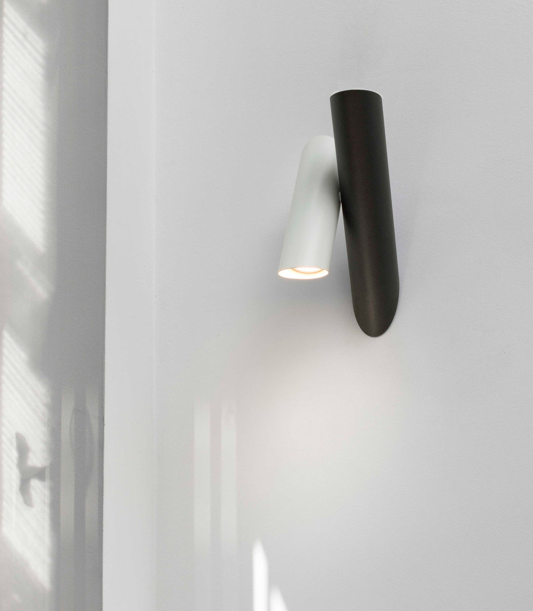 Perylis zeitgenössische minimalistische Wandleuchte mit Tuben