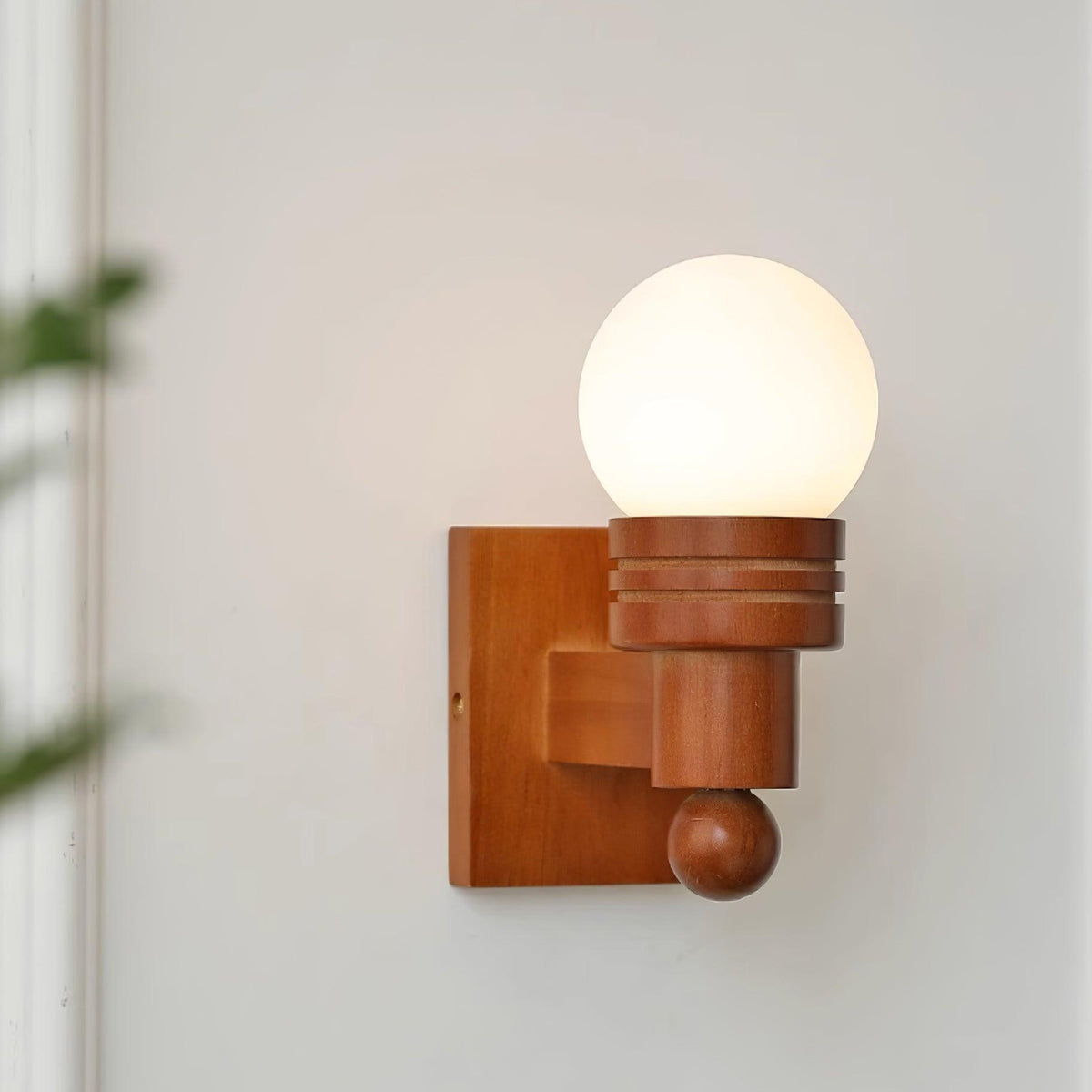Beam Wandleuchte aus massivem Holz