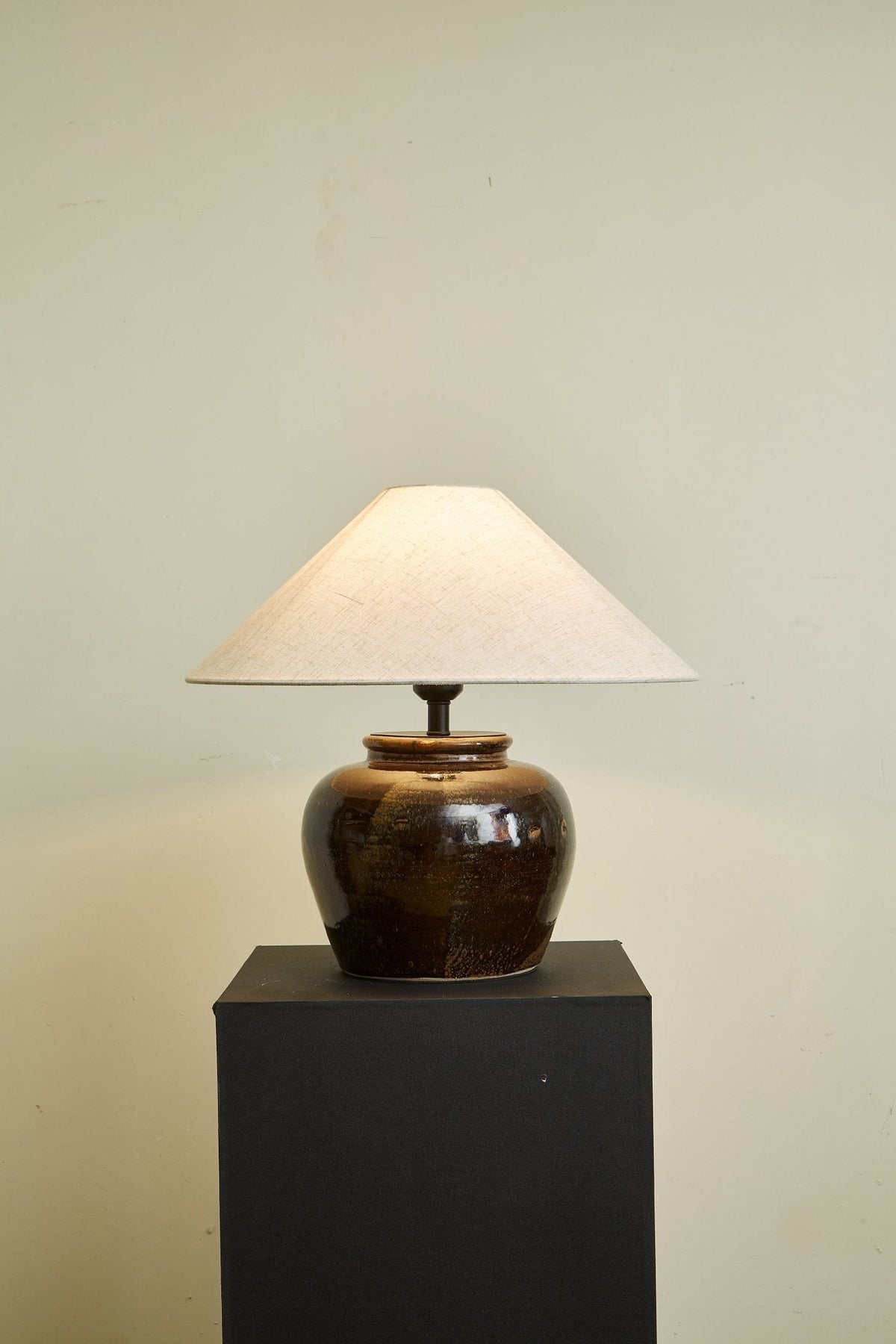 Ravien Umber Jar-Tischleuchte