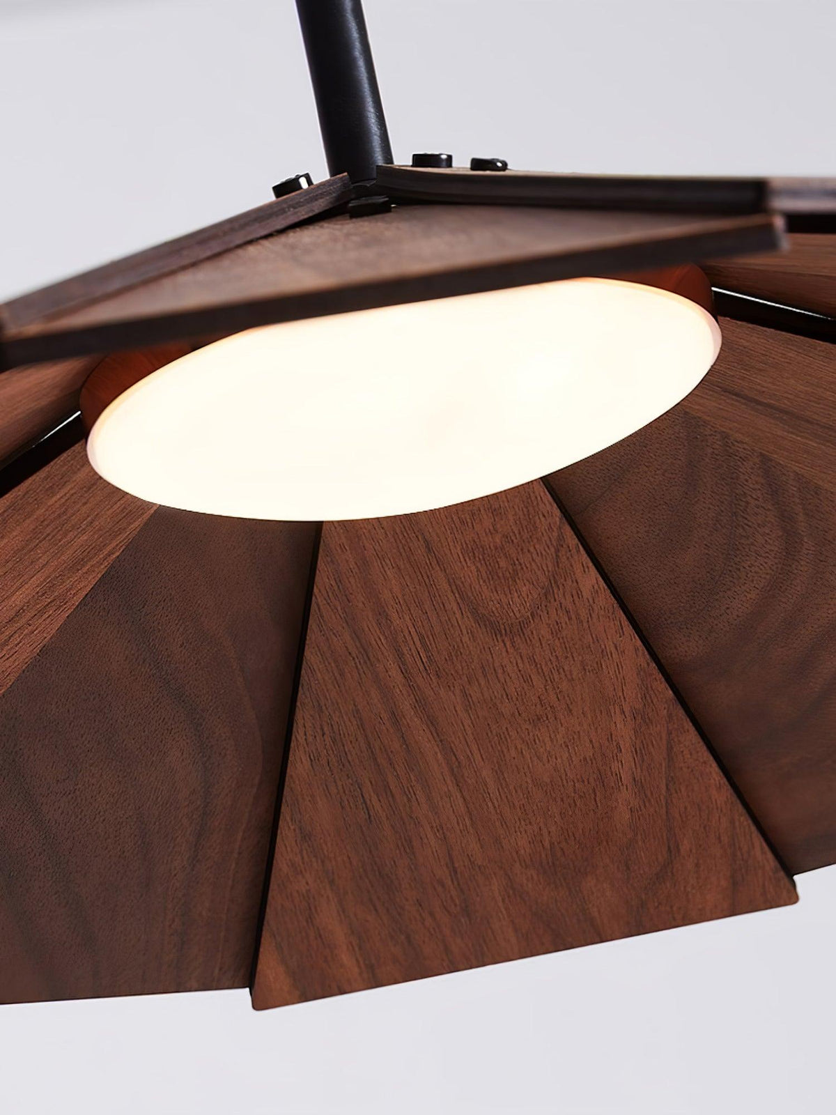 Woodura Pendelleuchte aus Naturholz