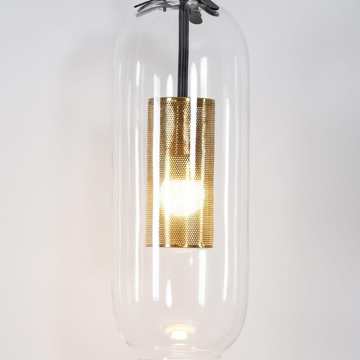 Dae zeitgenössische minimalistische Wandleuchte aus Glas