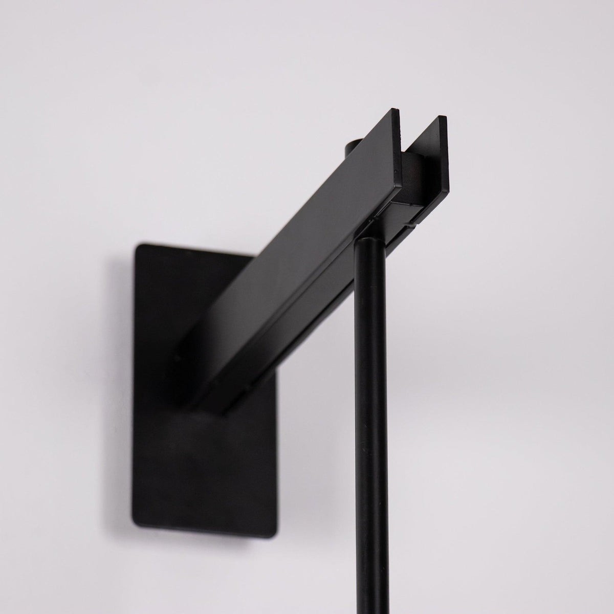 Dae zeitgenössische minimalistische Wandleuchte aus Glas