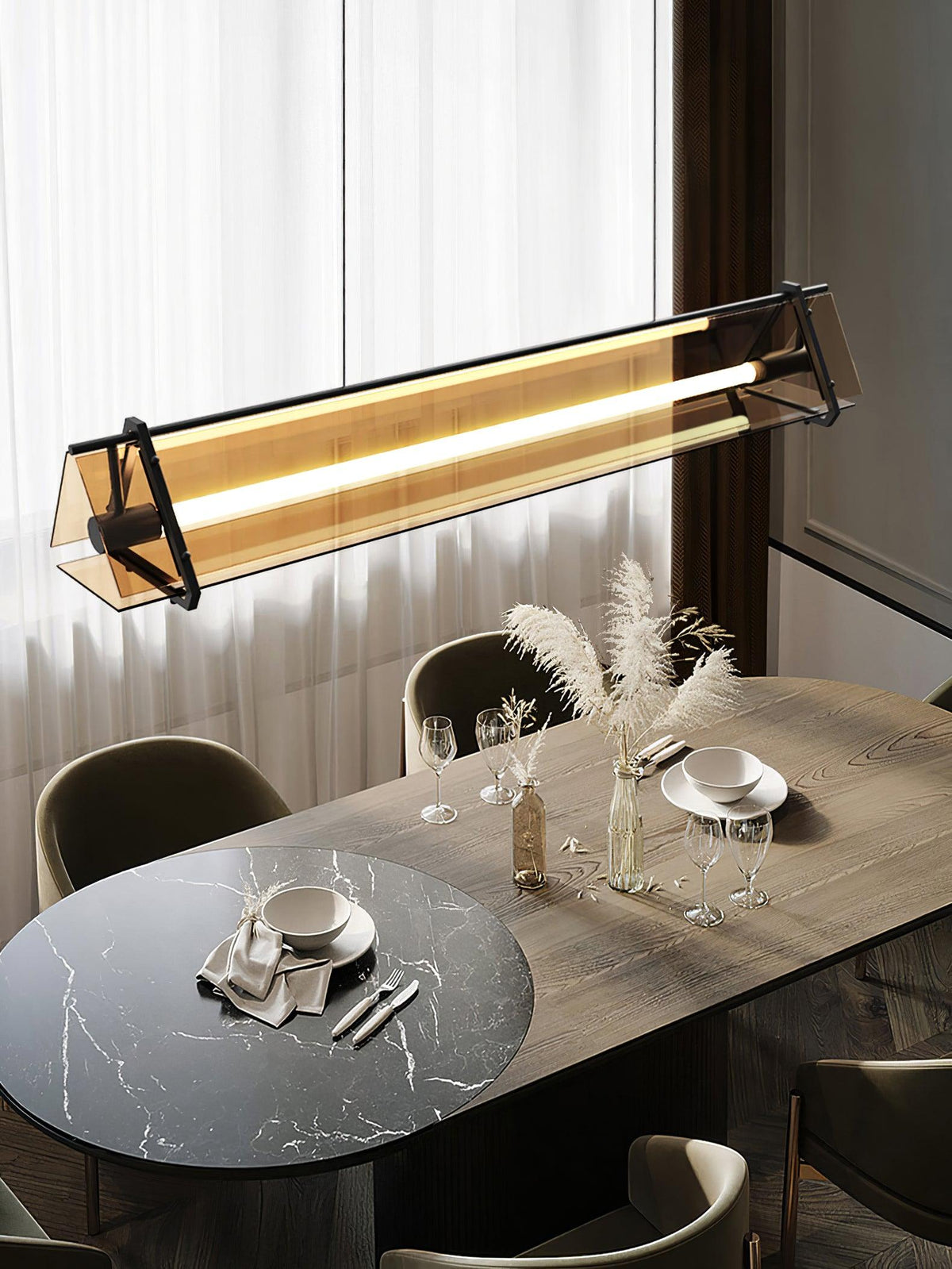 Carven Pendelleuchte aus Glas minimalistisch