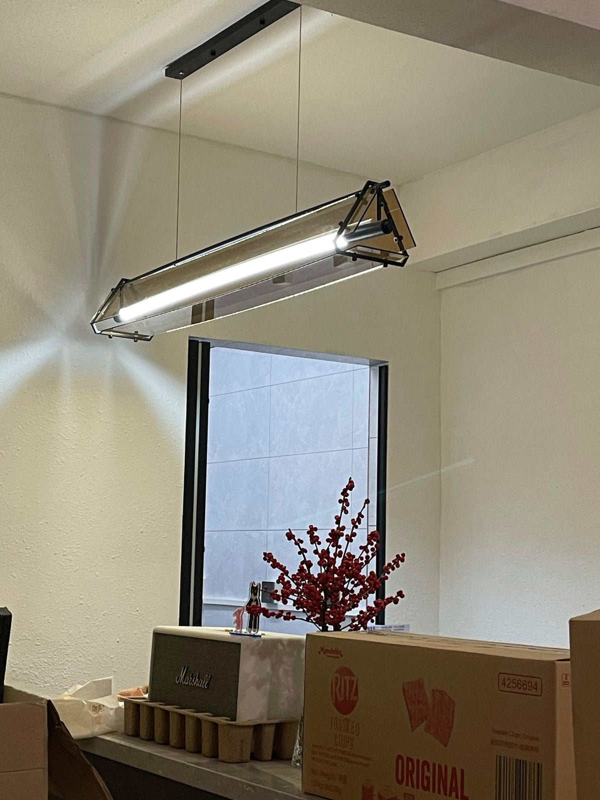 Carven Pendelleuchte aus Glas minimalistisch