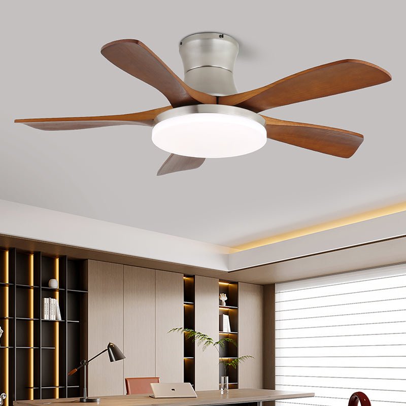 Elveora Deckenventilator mit Beleuchtung aus Messing und Holz