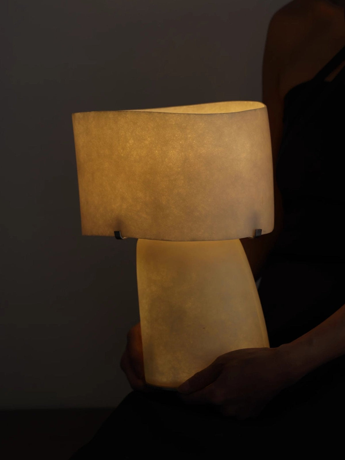 Lirvyn Tischlampe