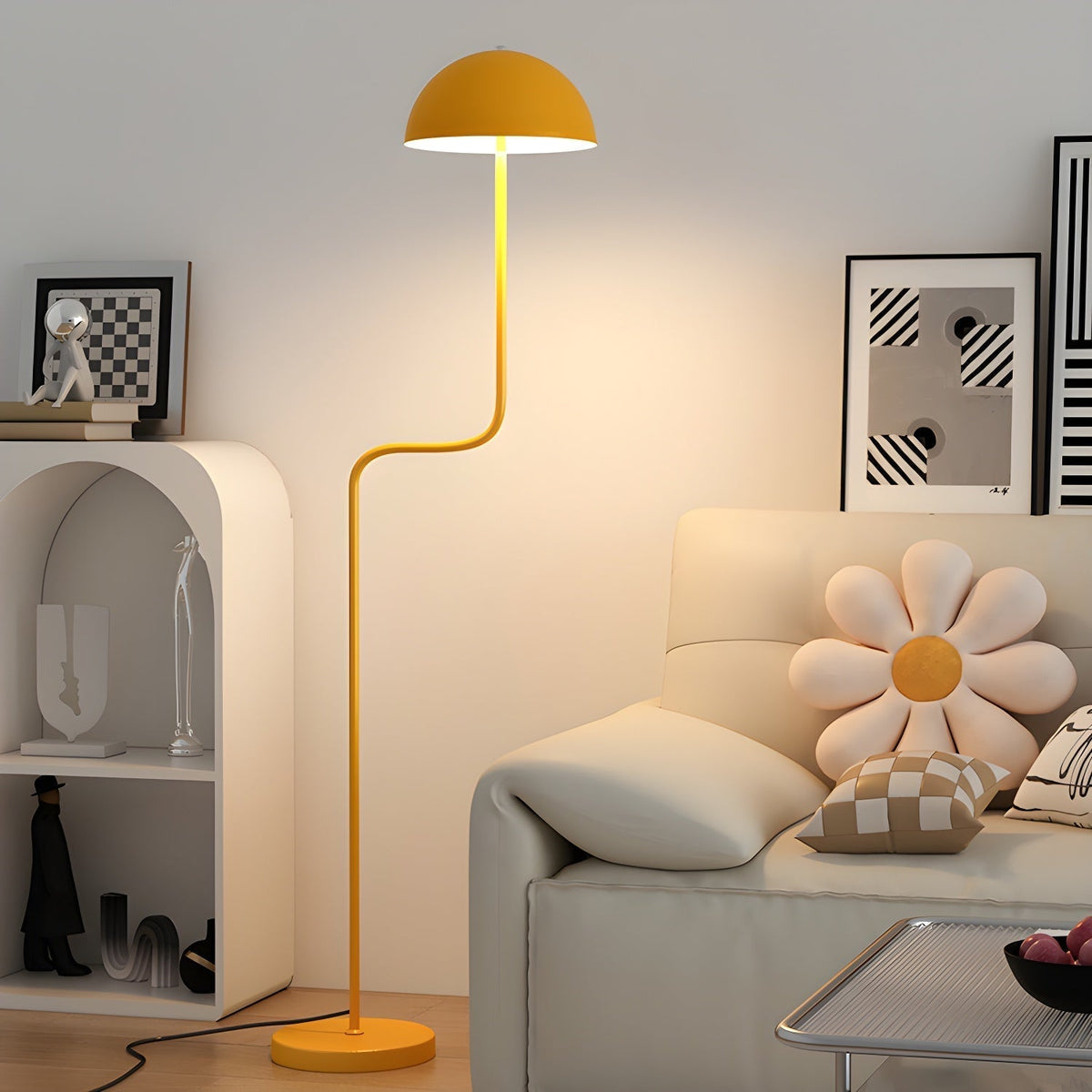 Narain Stehleuchte aus Glas im minimalistischen Stil