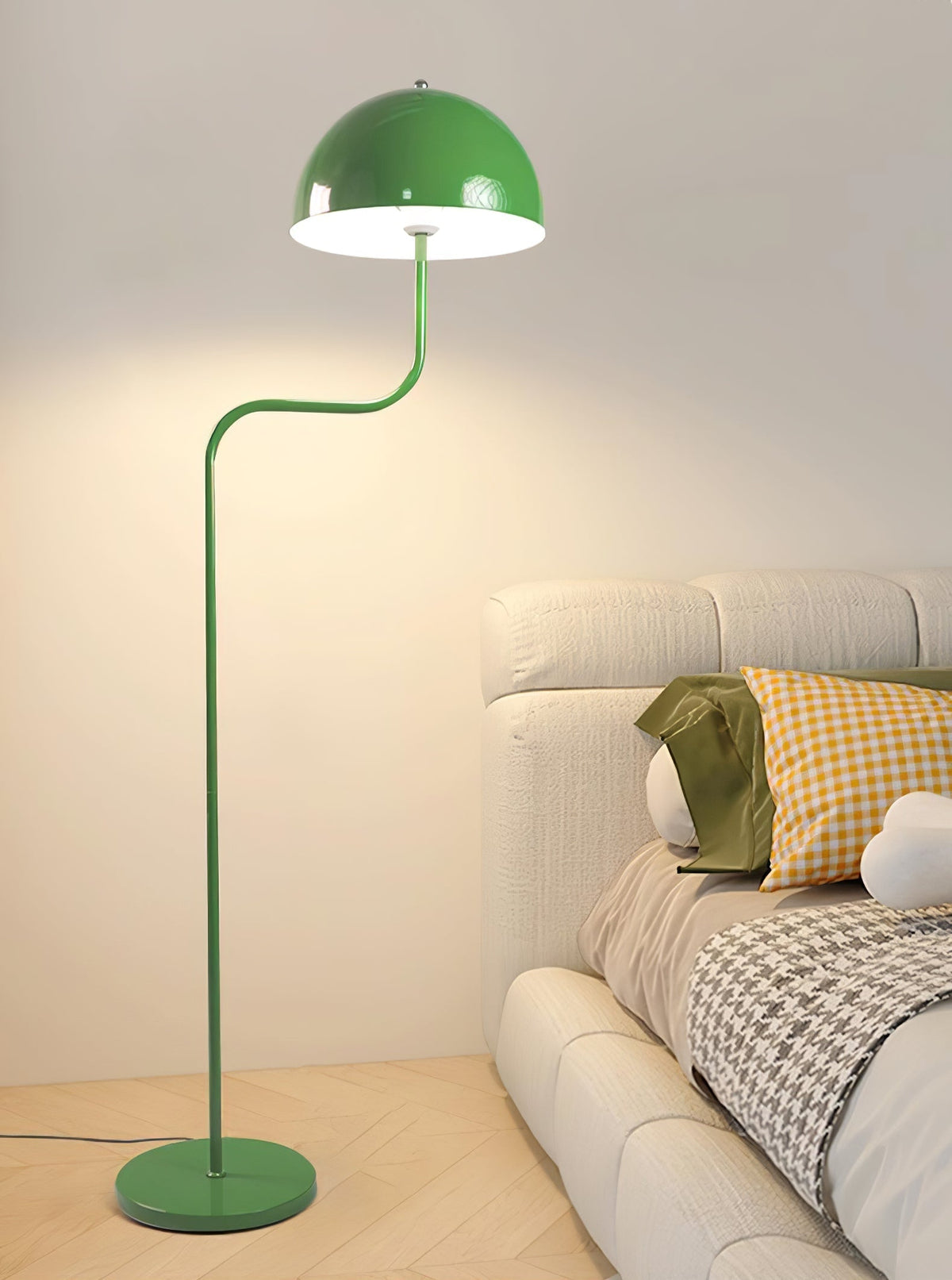Narain Stehleuchte aus Glas im minimalistischen Stil
