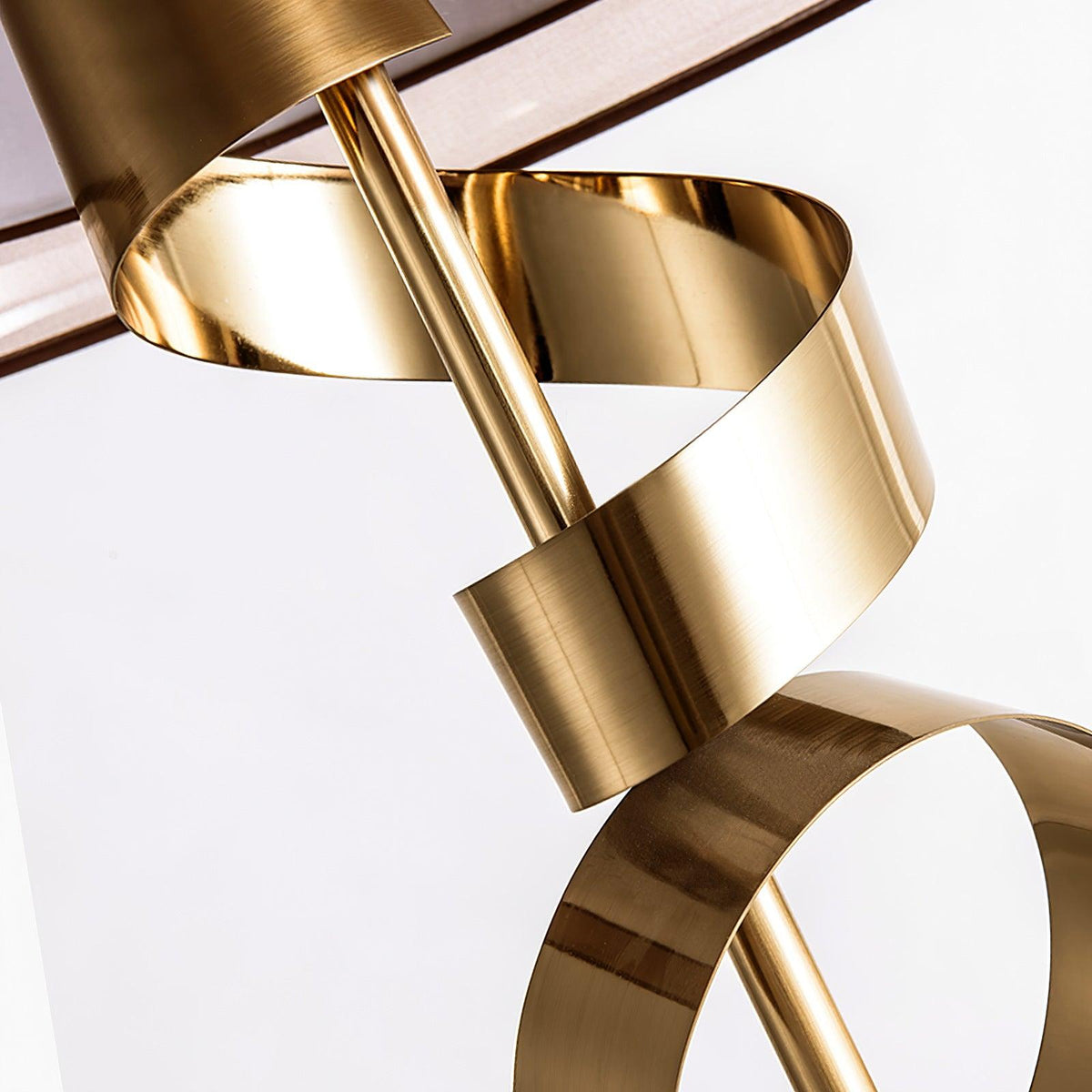 Seraph Luxe Tischleuchte aus Stoff