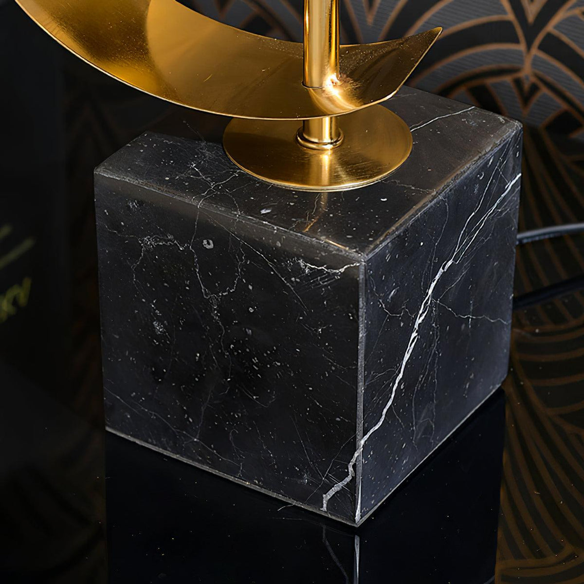 Seraph Luxe Tischleuchte aus Stoff