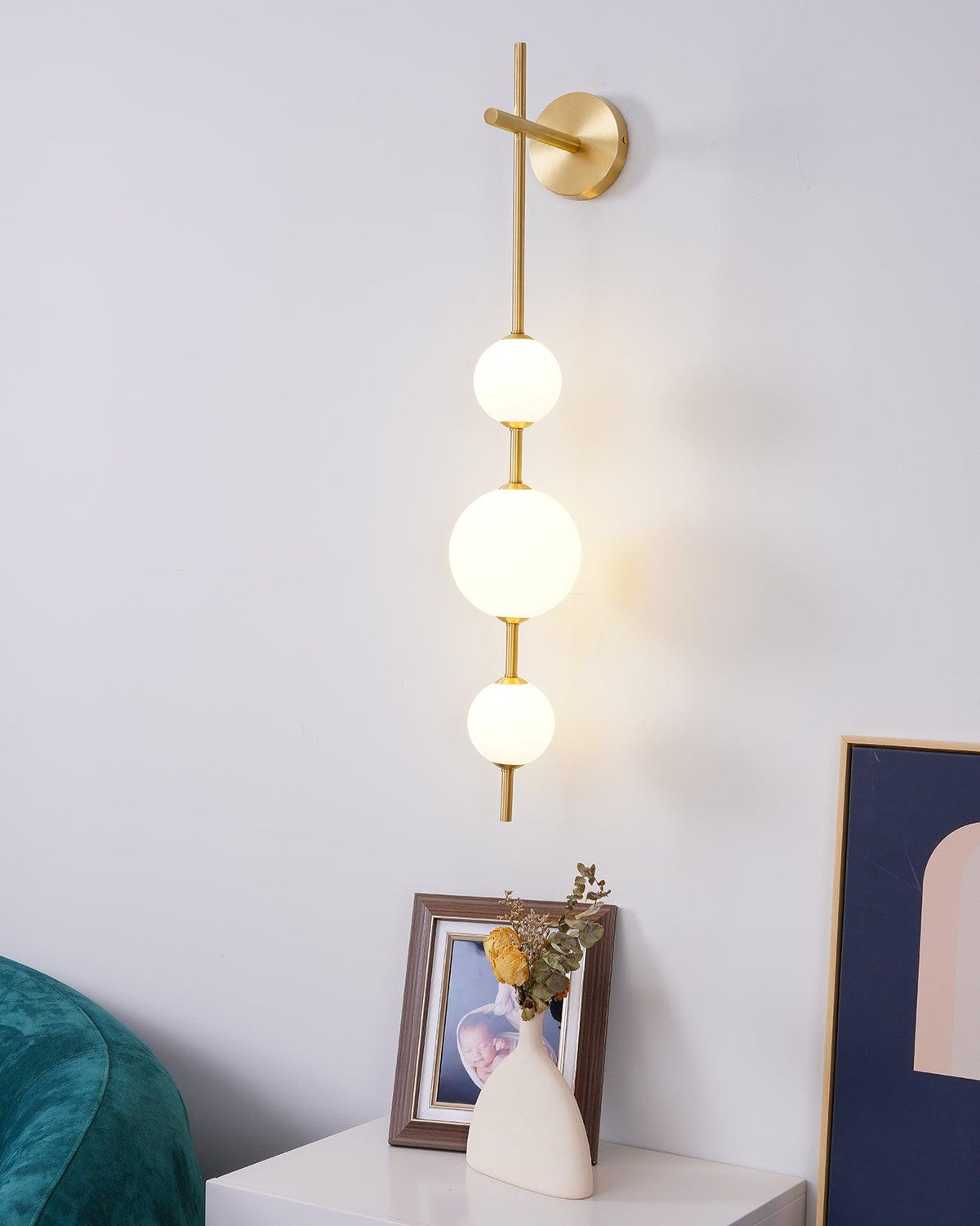 Ilraeia vertikale Kugel-Wandleuchte mit Stecker