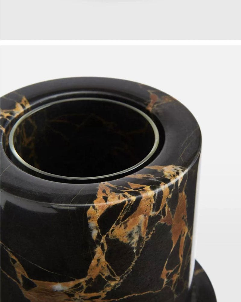 Gravion Vasen aus Marmor