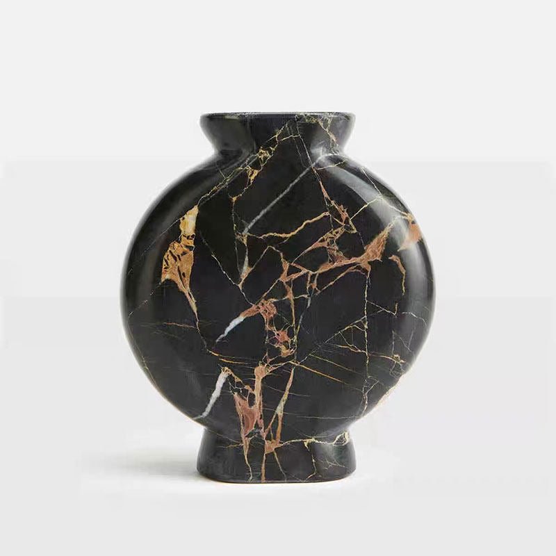 Gravion Vasen aus Marmor