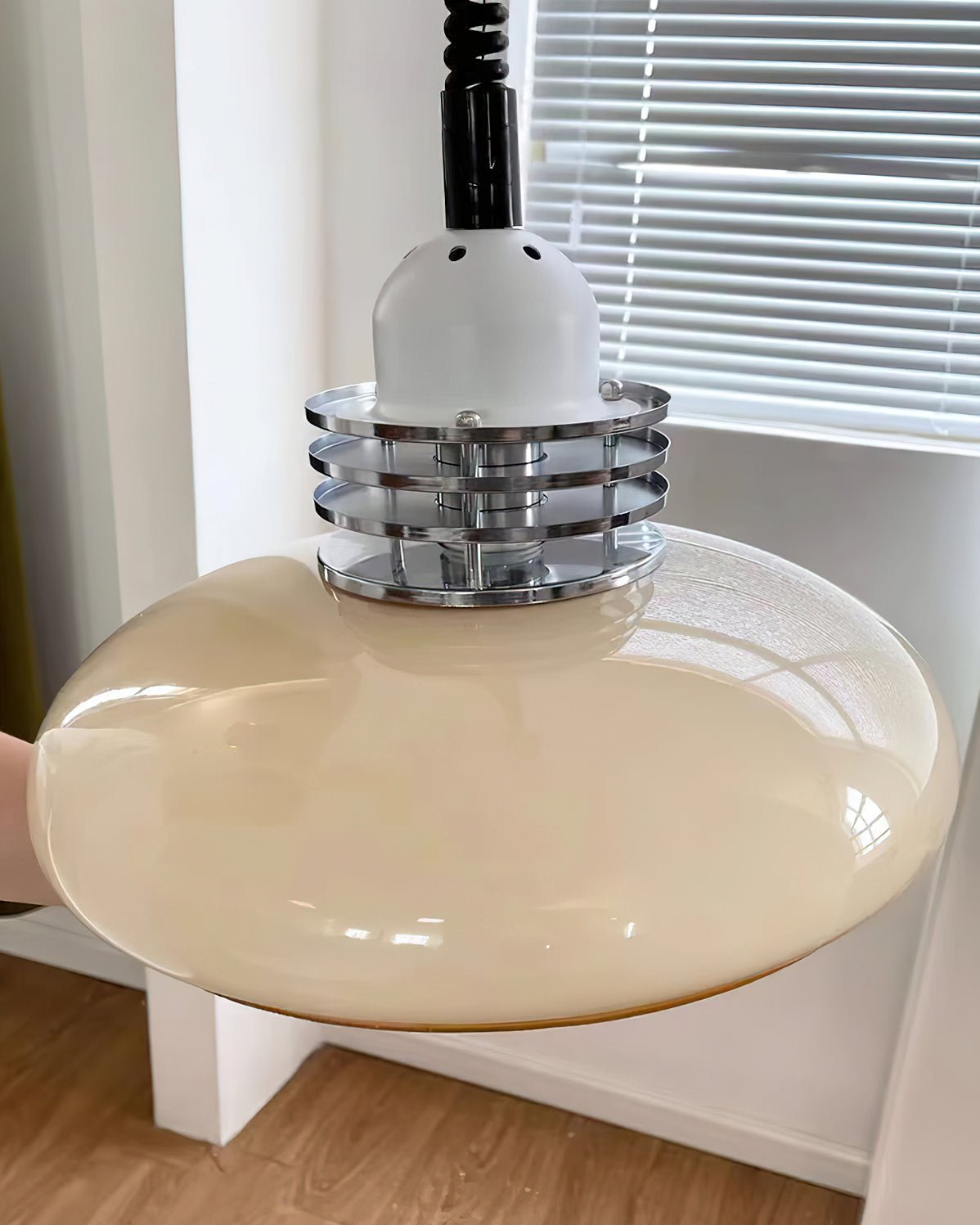 Ulaearae Pendelleuchte im nordischen Klassik-Stil aus Glas