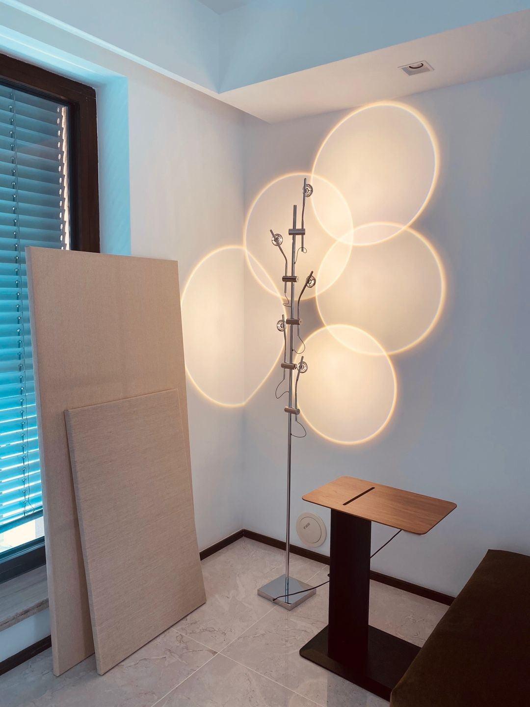 Receiv Stehleuchte Edelstahl minimalistisch klassisch für Wohnzimmer | Cielum