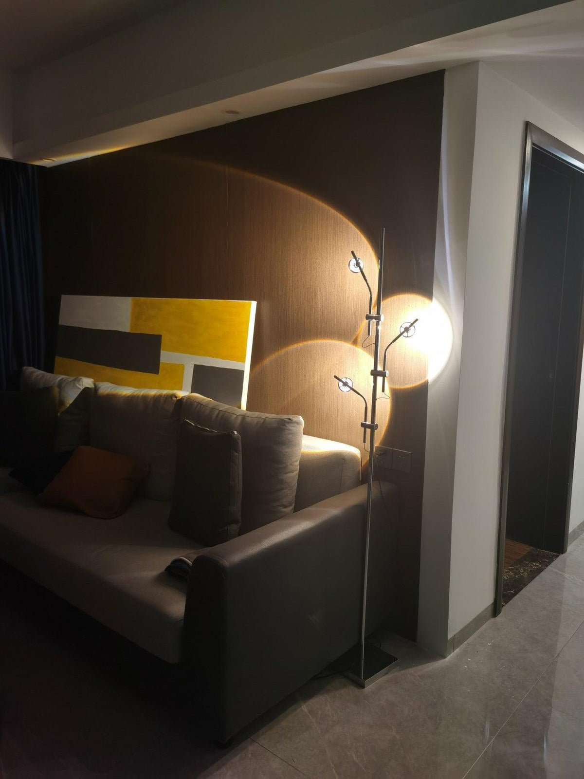 Receiv Stehleuchte Edelstahl minimalistisch klassisch für Wohnzimmer | Cielum