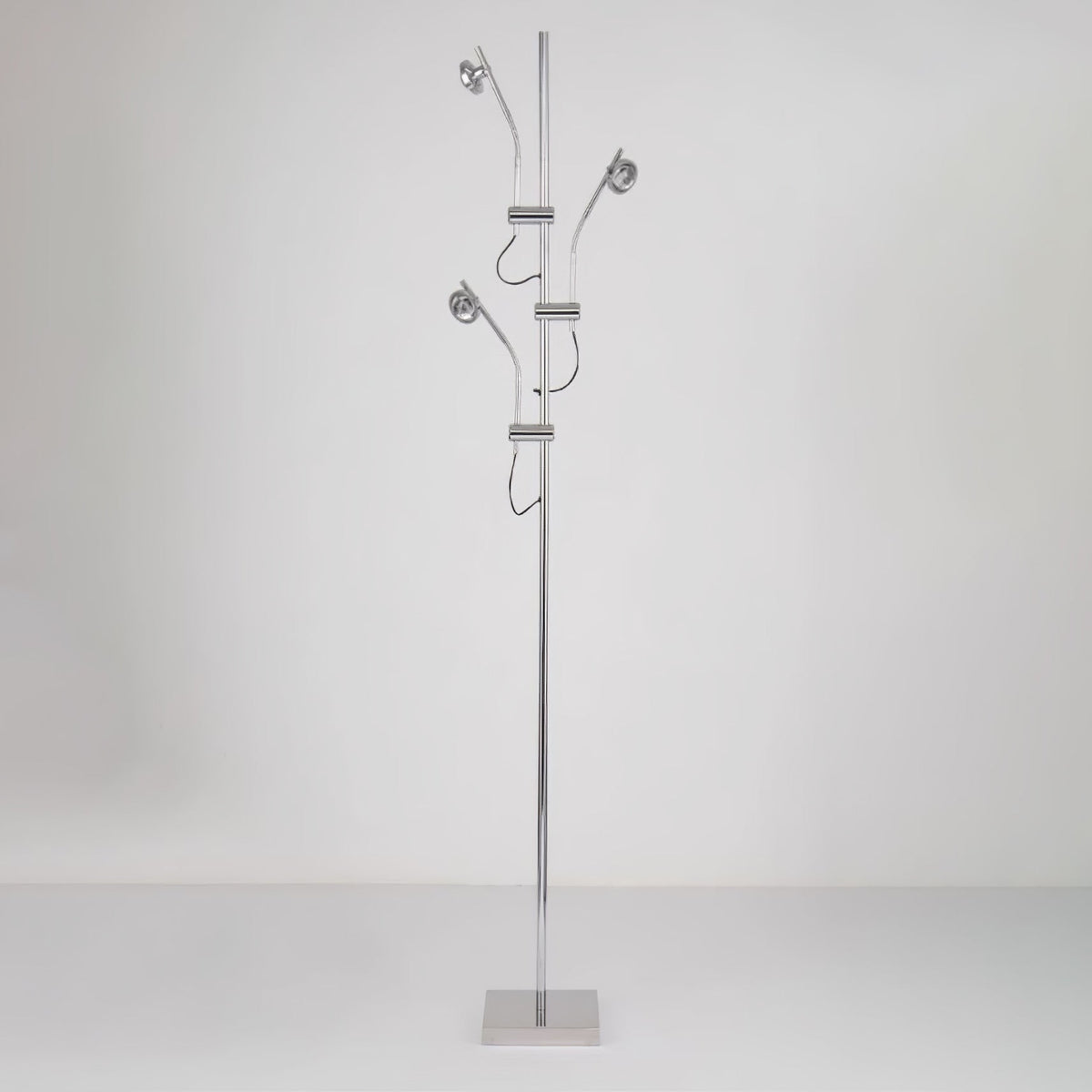 Receiv Stehleuchte Edelstahl minimalistisch klassisch für Wohnzimmer | Cielum