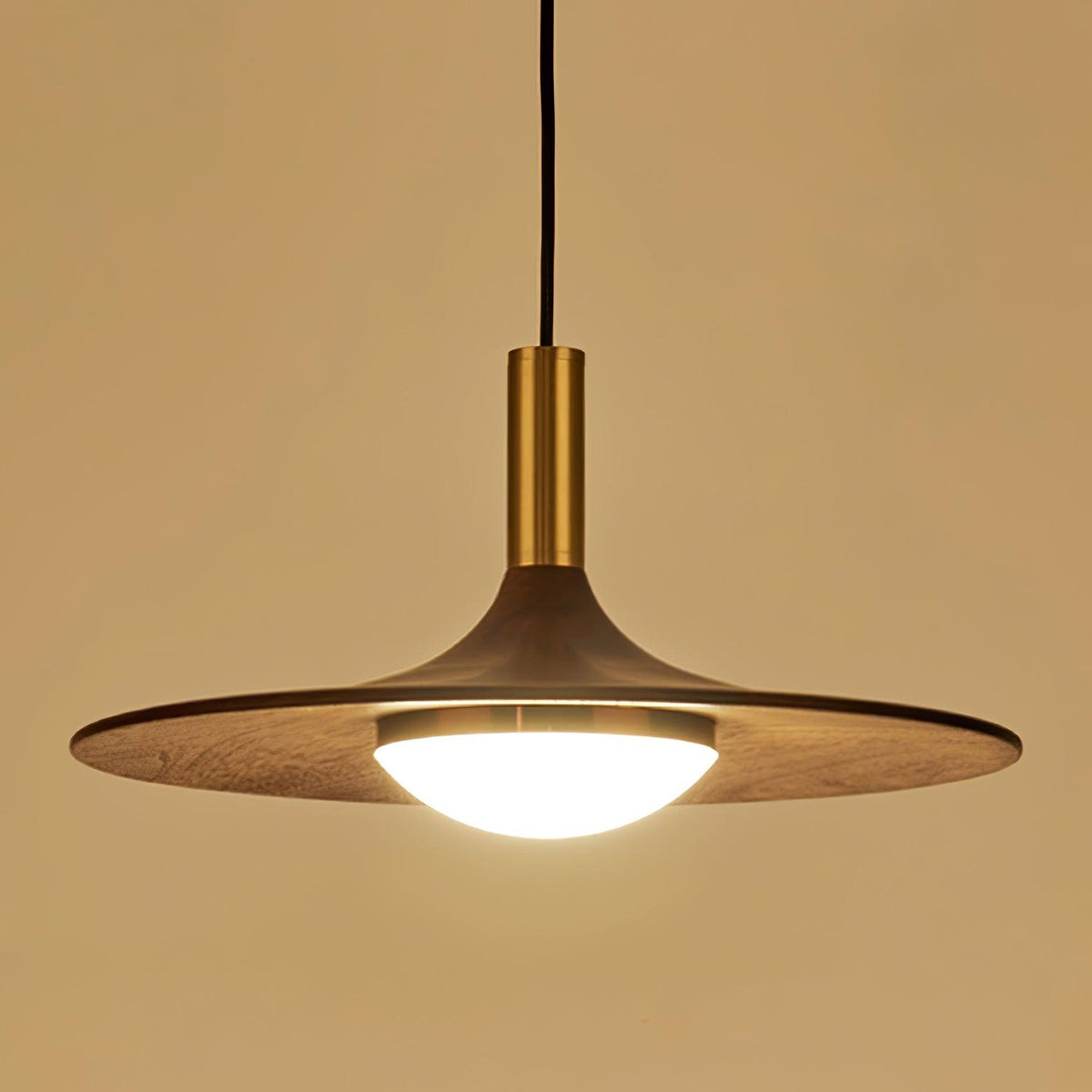 Blythe moderne Pendelleuchte aus Holz
