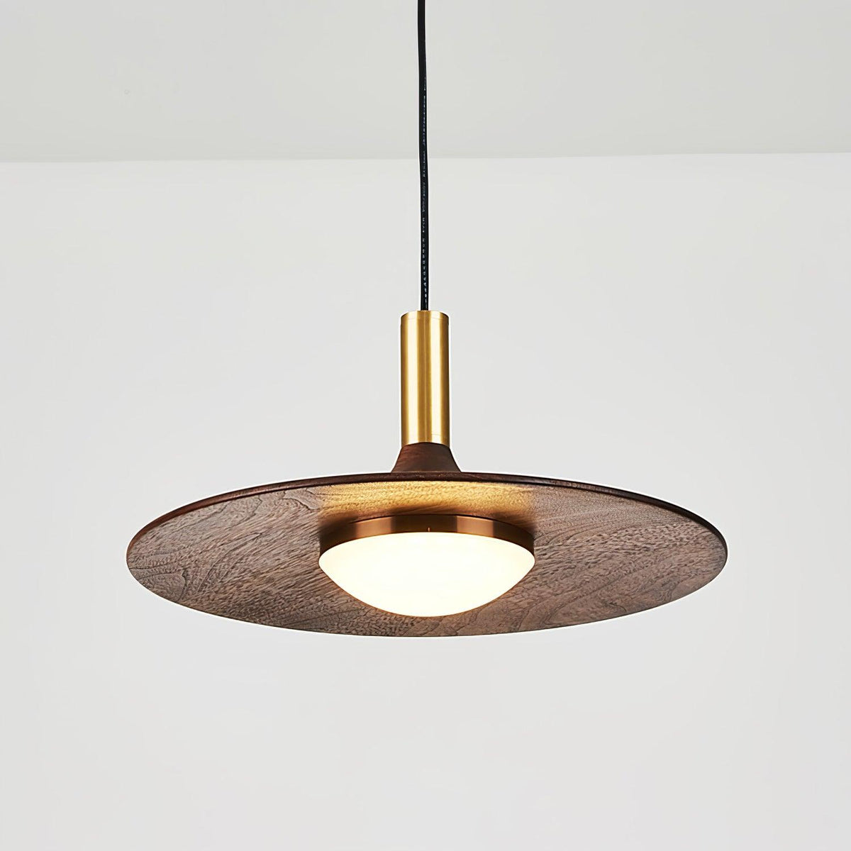 Blythe moderne Pendelleuchte aus Holz
