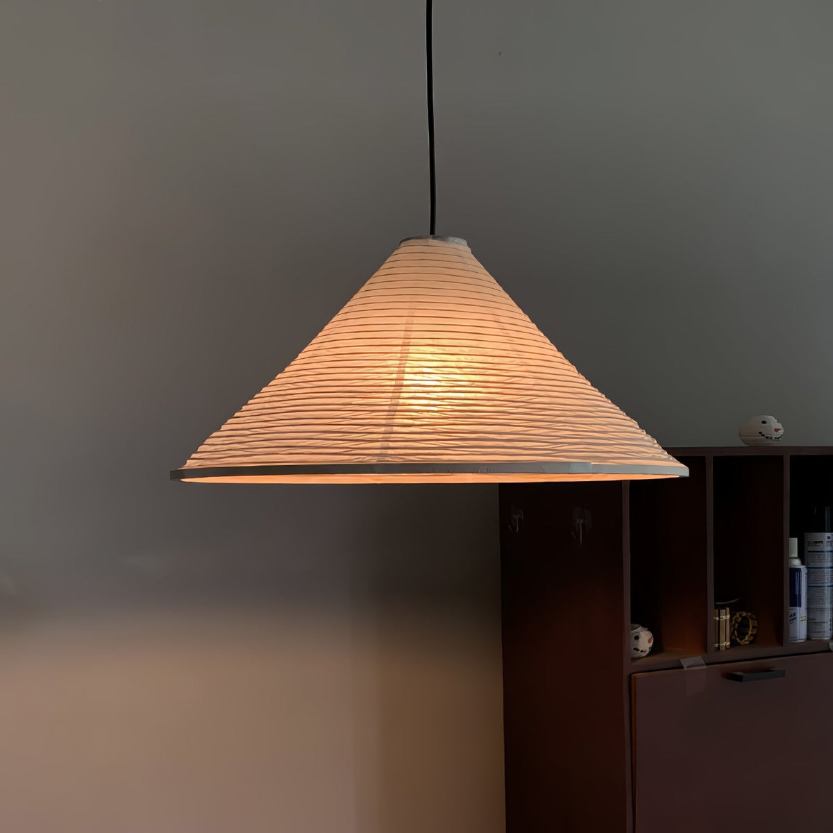 Conic Papier-Pyramiden-Pendelleuchte