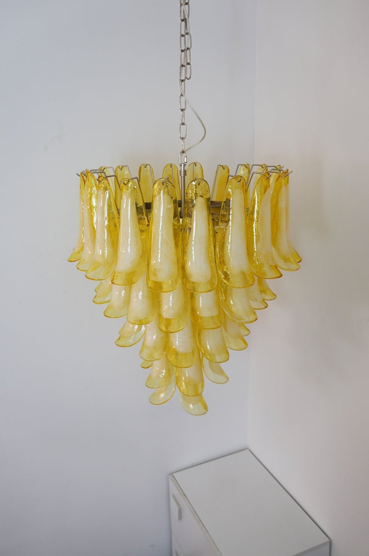 Eranos Kronleuchter aus Murano-Glas in Wellenform mit Blütenblättern