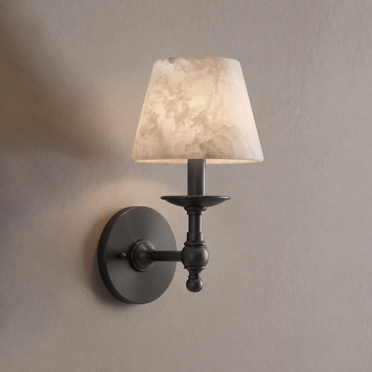 Corvenford Alabaster-Wandleuchte