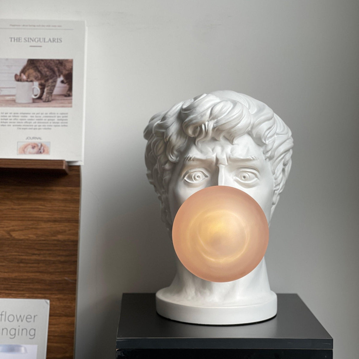 Vona zeitgenössische Tischleuchte aus Glas