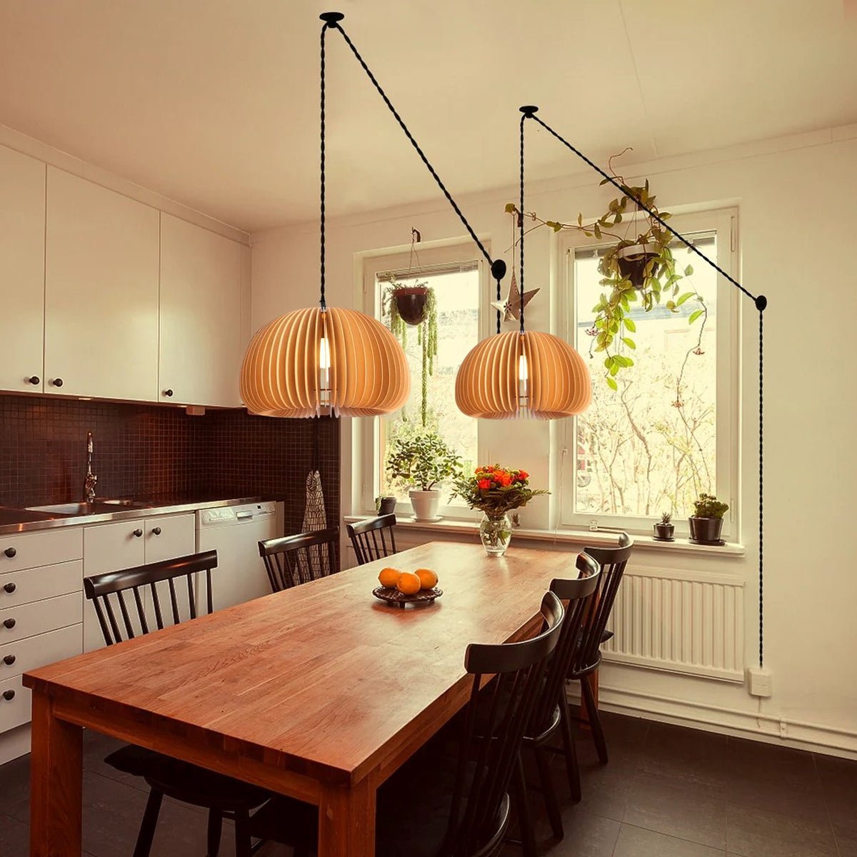 Enoris Retro-Pendelleuchte aus Holz