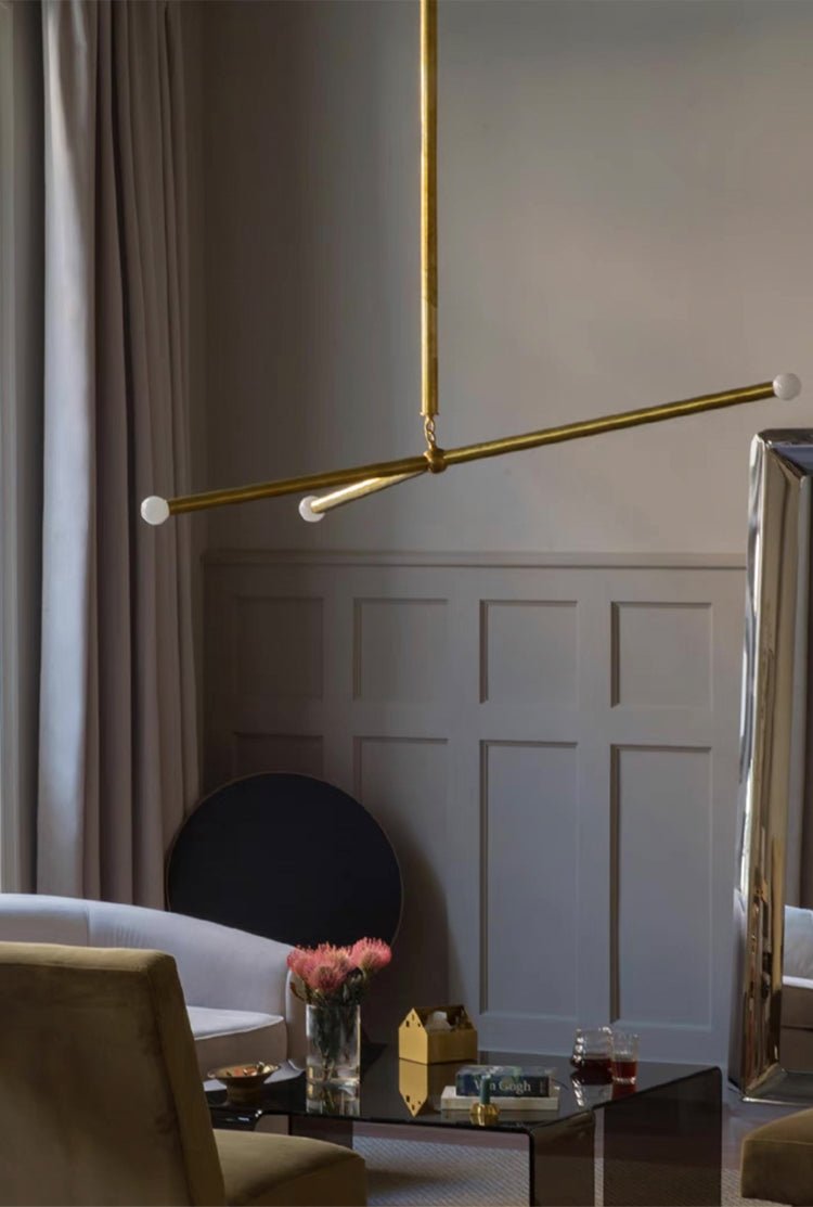 Solireon Kronleuchter aus Messing mit linearer Struktur
