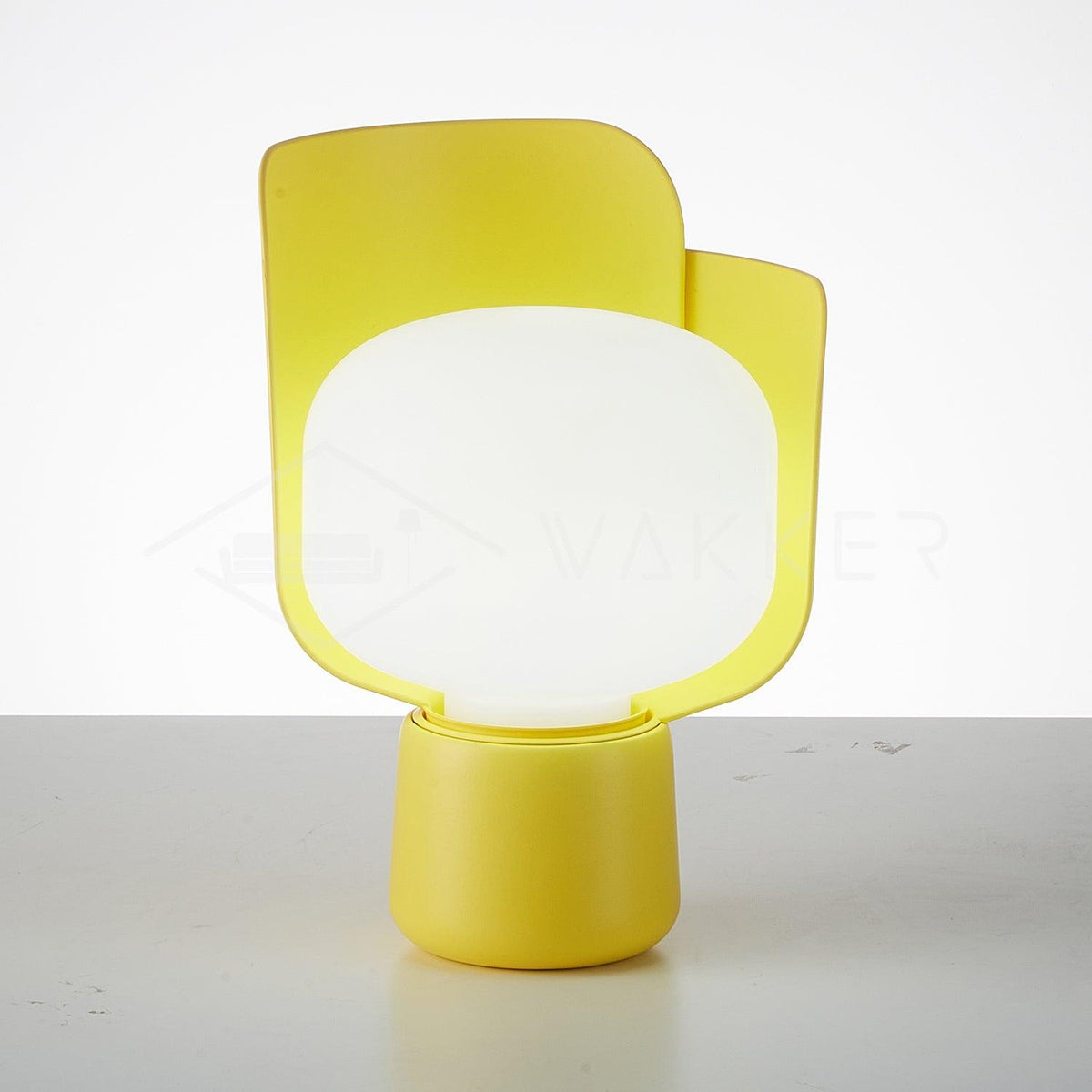 Zuri Kunststoff Minimalistische Tischleuchte