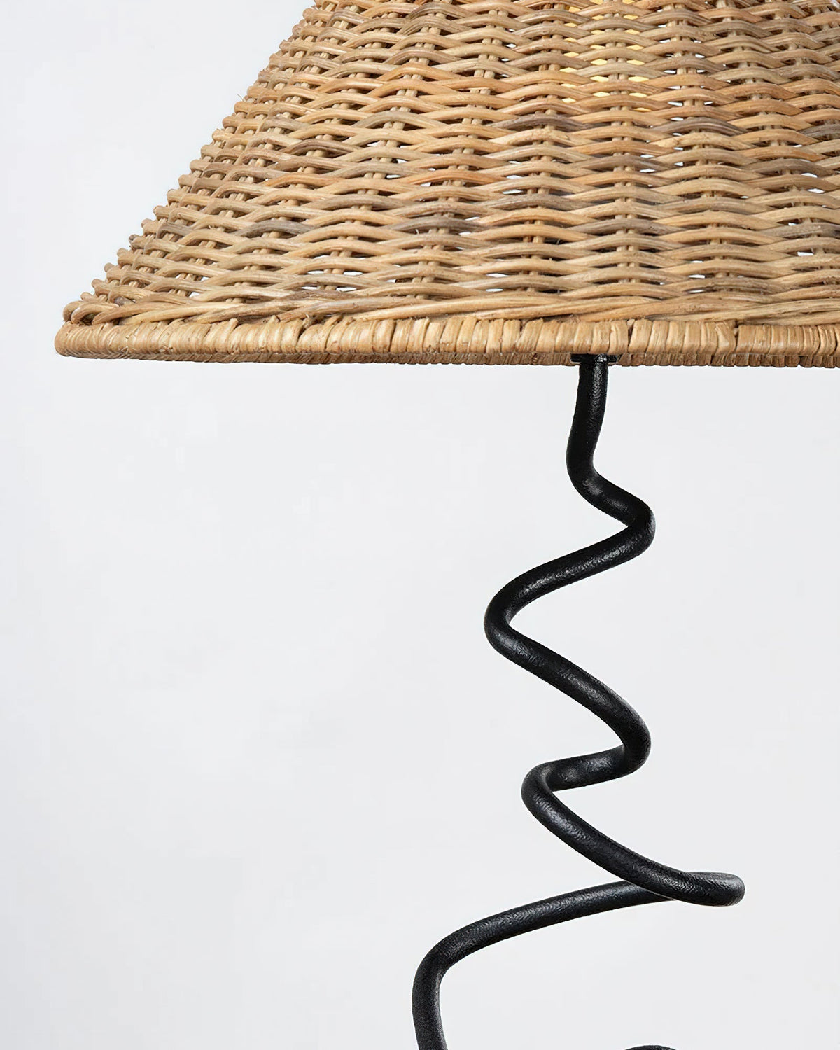 Arierina Rattan-Tischleuchte
