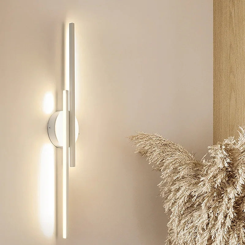 Arisha Modern LED Wandleuchte, Twin Linear, Schwarz/Weiß, Metall, Schlafzimmer