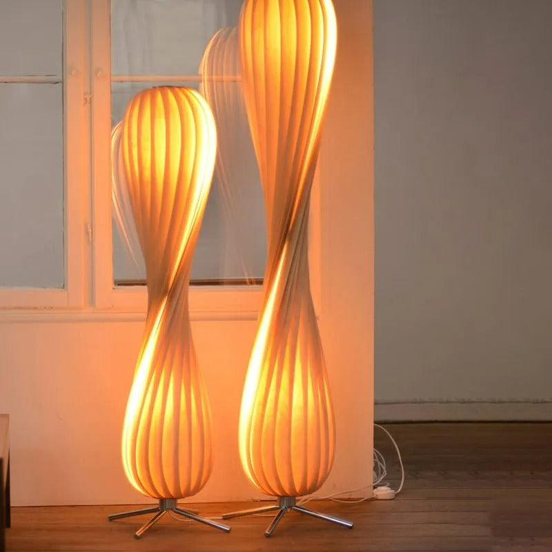 Muto Modern Stehleuchte, Holzfarbe, Wohnzimmer, Holz