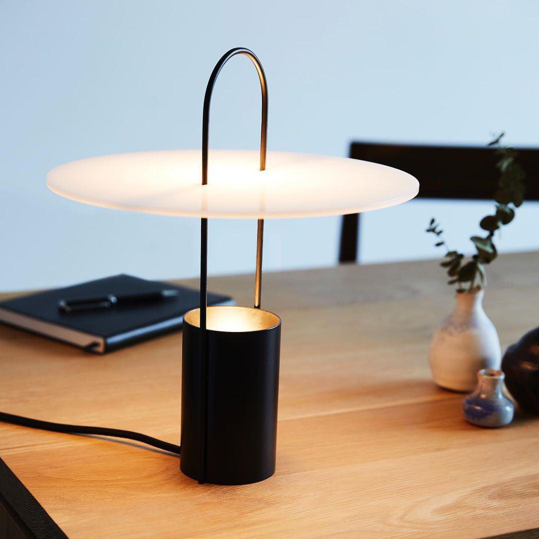 Hattie moderne Tischlampe