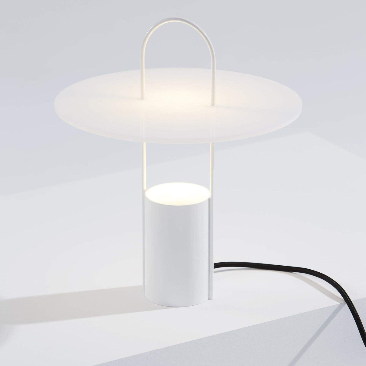 Hattie moderne Tischlampe