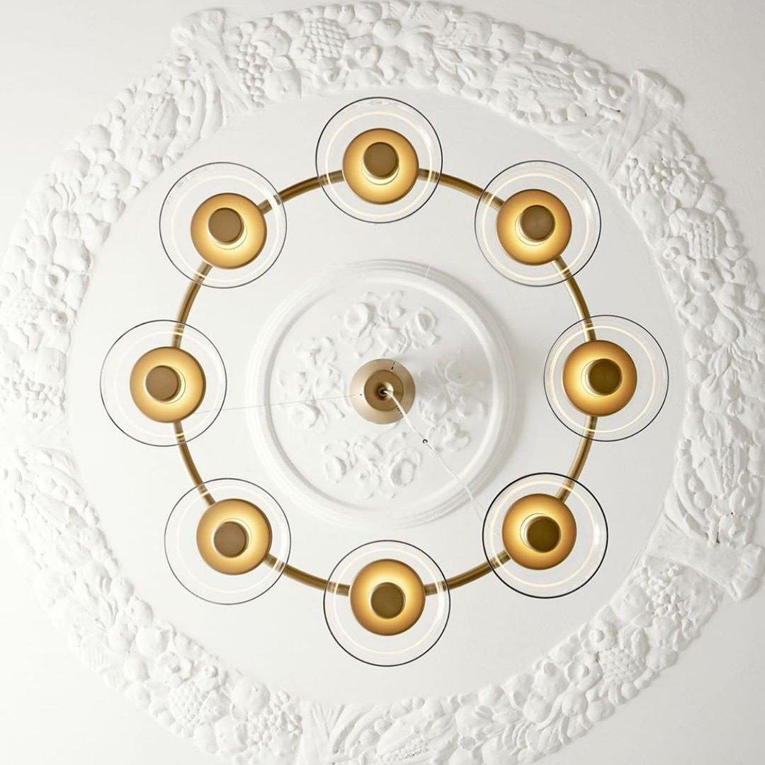 Aethera runder Kronleuchter aus Milchglas