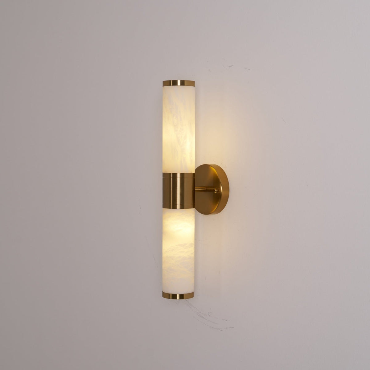 Tira Minimalistische Wandleuchte aus Alabaster