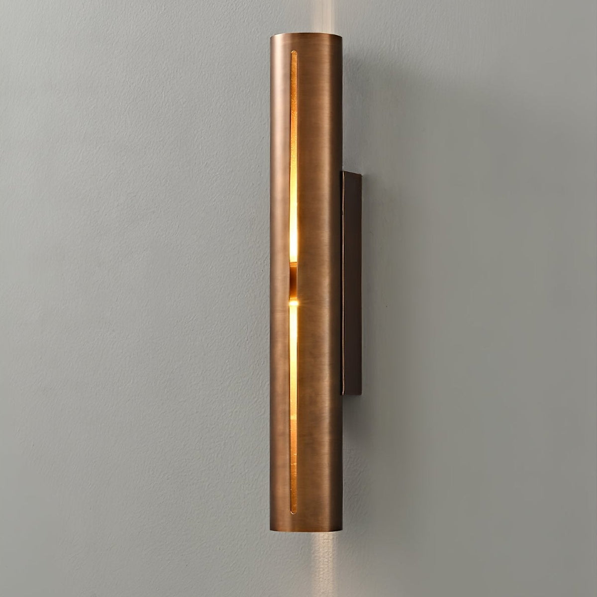 Avsilara zeitgenössische minimalistische zylindrische Messing-Wandleuchte