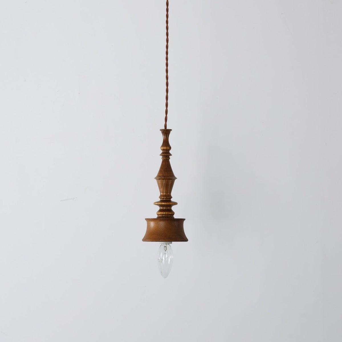 Tessira Pendelleuchte aus Holz im Industrie-Stil