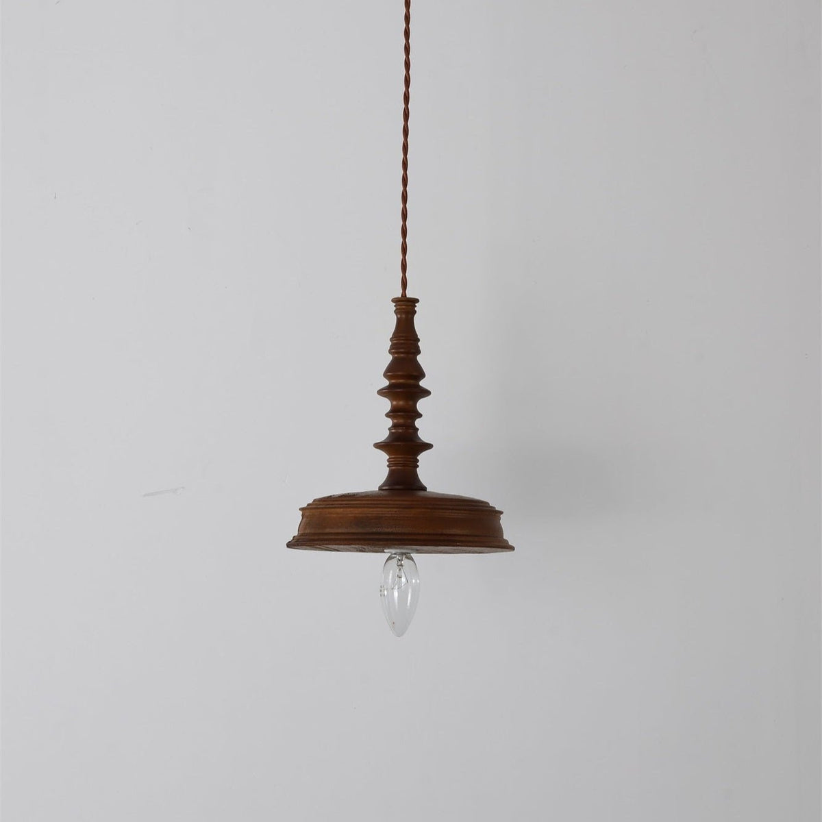 Tessira Pendelleuchte aus Holz im Industrie-Stil