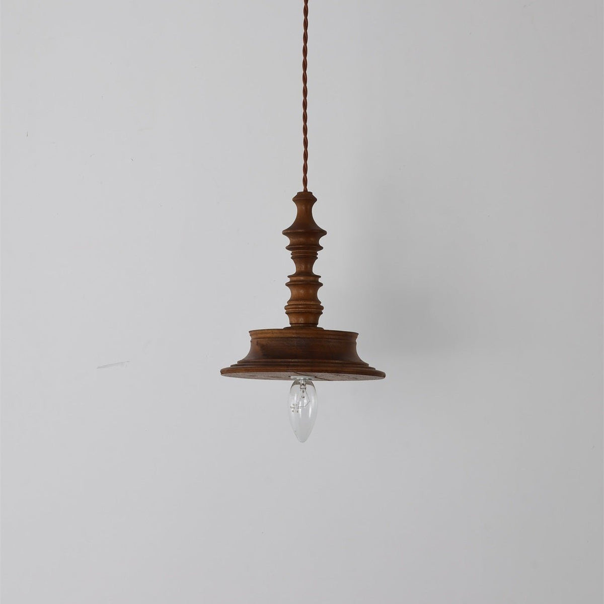 Tessira Pendelleuchte aus Holz im Industrie-Stil
