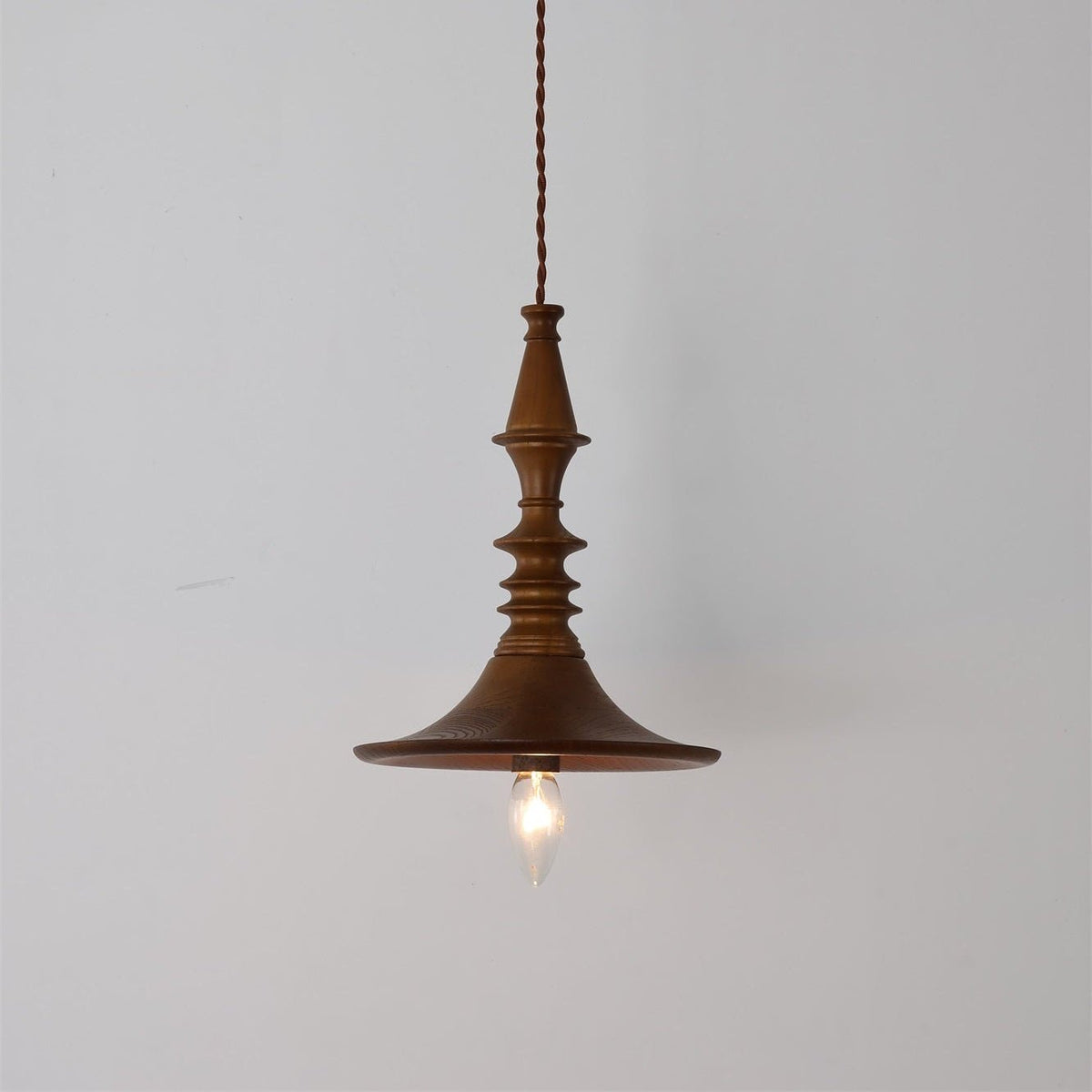 Tessira Pendelleuchte aus Holz im Industrie-Stil